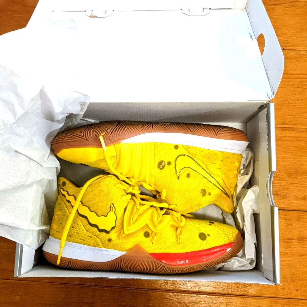 Nike youth sneakers